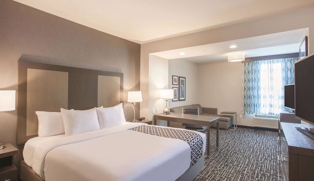 La Quinta Inn & Suites by Wyndham San Marcos Outlet Mall