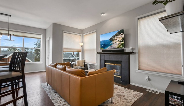 Lake Union Family Friendly Home