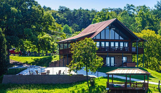 Lakefront Cabin Getaway・Boat Ramp・Hot Tub Escape