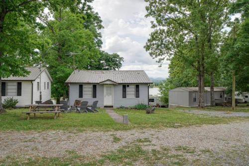 Lakefront Cabin in Dandridge w/Fire Pit & Grill! in Dandridge