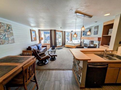 Lakeside 1485 by SummitCove Lodging in Colorado