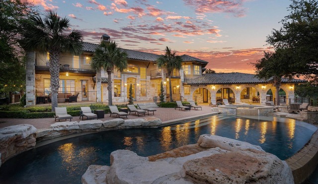 Lakeside Estate · Sleeps 20 · ACL/F1 Available in Lake Travis