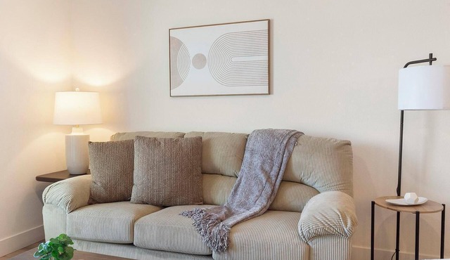 Landing | Amazing 1BD, Clubhouse, Gym