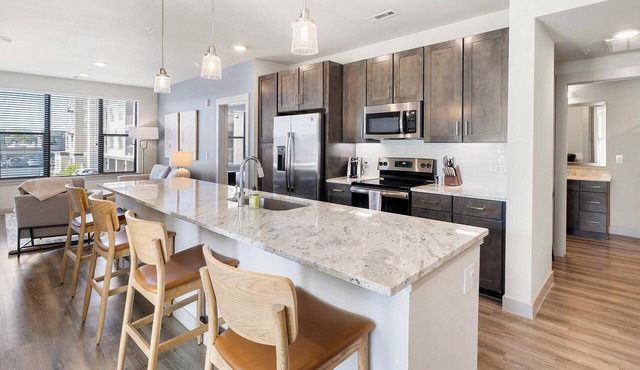 Landing | Beautiful 2BD, Rooftop Lounge, Gym