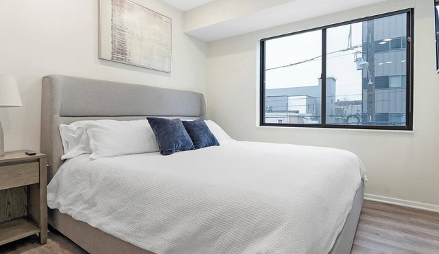 Landing | Modern 2BD, Gym