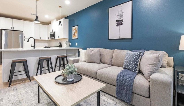 Landing | Stunning 1BD, Rooftop Lounge, Gym