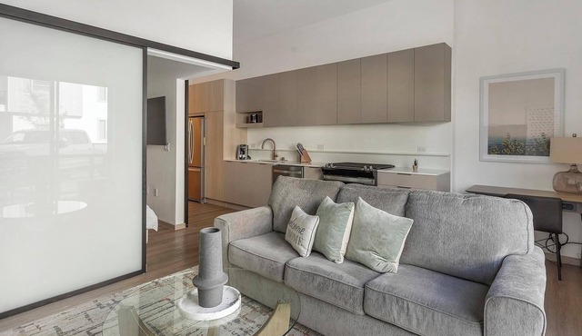 Landing | Stunning Studio, Gym, Pool