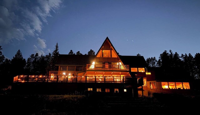 Large Private Peak 7 Lodge with Views overlooking the continental divide.