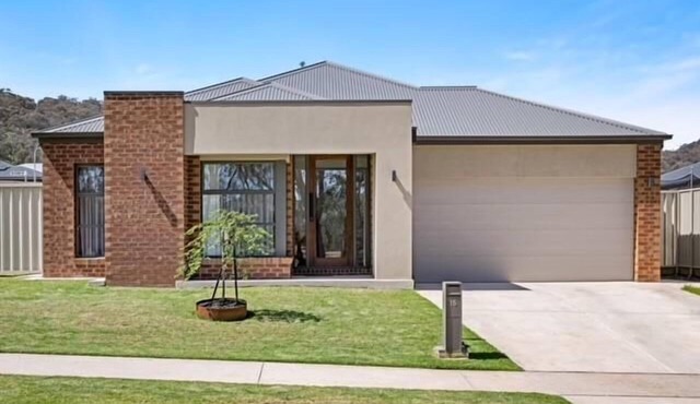Leneva Stylish & Spacious Stay - Spacious four bedroom, two bathroom property in Leneva