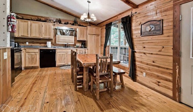 Log Cabin Near Beaver Lake Wifi Pool Fireplace