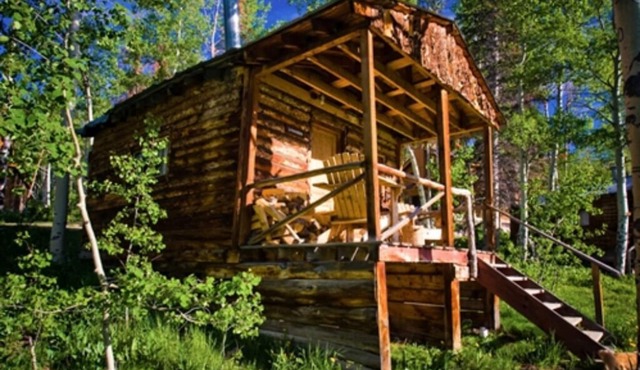 Loggers Cabin - A Cozy Rustic One Room Cabin