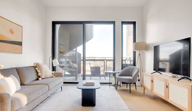 Lovely City Park 2BR w/ Balcony & W/D, near Uptown dining, by Blueground