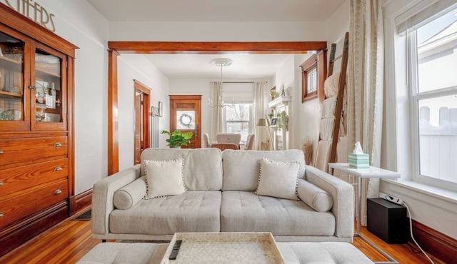 Lux Sunnyside 2B/2B Loaded w Creature Comforts