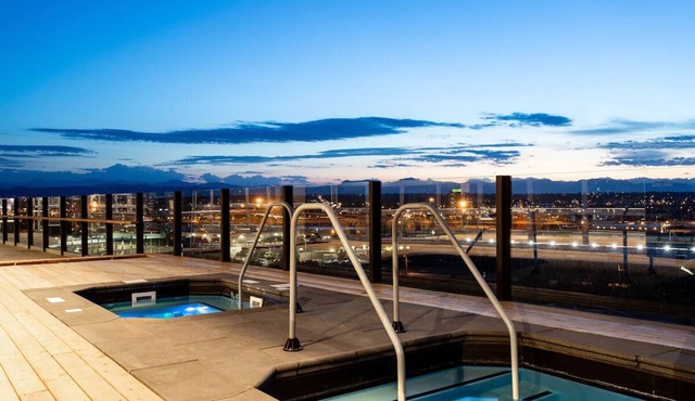 Luxurious King Room with Breathtaking Mountain Views and Modern Elegance