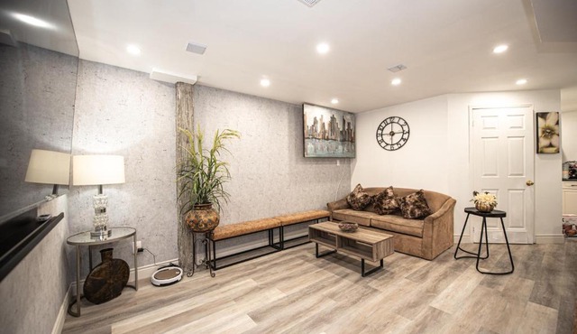 Luxury 2BR Guest Suite in Vaughan