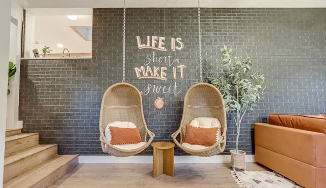 Luxury 5 BR Retreat|10 min to DT Denver|Hot Tub