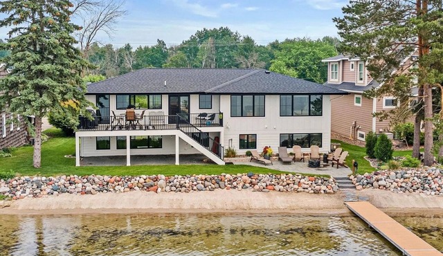 Luxury Lakefront Retreat with Hot Tub and Private Beach - Sleeps 14