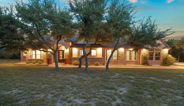 Luxury Wimberley Escape | 4BR | Pool | Sauna | BBQ in Wimberley