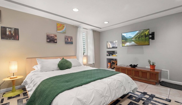 Mid-Century Apple Blossom Suite!