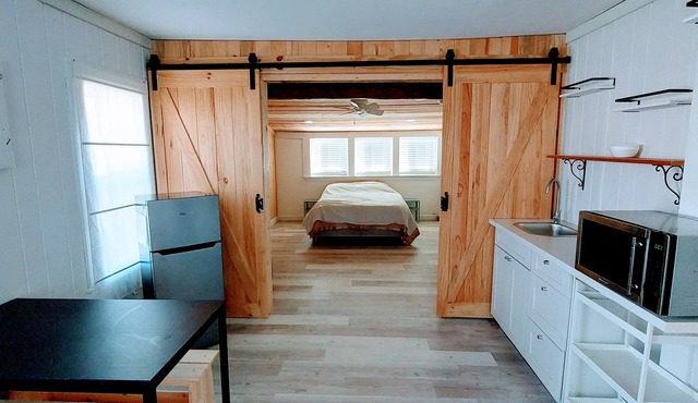*Minimalist Mtn Living- Pets Welcome (30+ Days)*