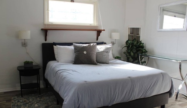 Modern Bungalow Home Minutes From Beach