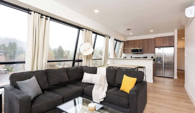 Modern condo with town and mountain views!