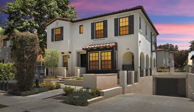 Modern Luxury Pasadena Townhome Prime Location in Pasadena