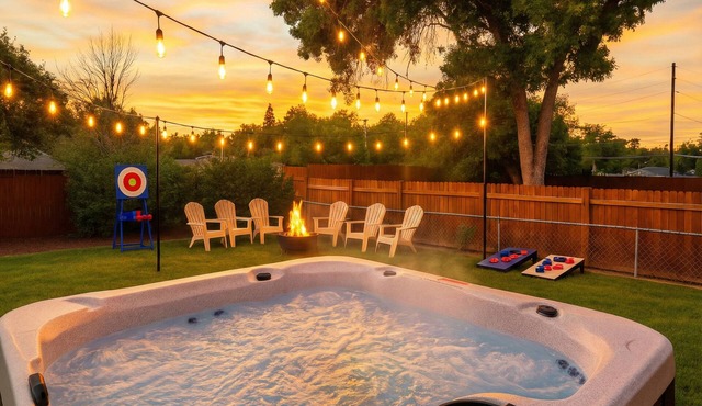 Modern Luxury Retreat < Sleep 16 > Hot Tub, Fire Pit, Game Room & Home Gym