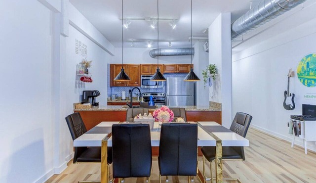 Modern Spacious Loft in Downtown w/free parking in Memphis