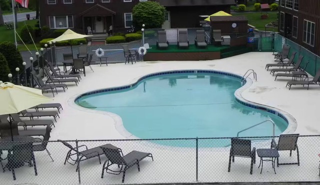 Mohican Resort Motel - 2 Bedroom Efficiency in Lake George
