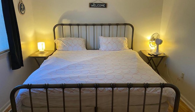 monthly only shared apt in Newport