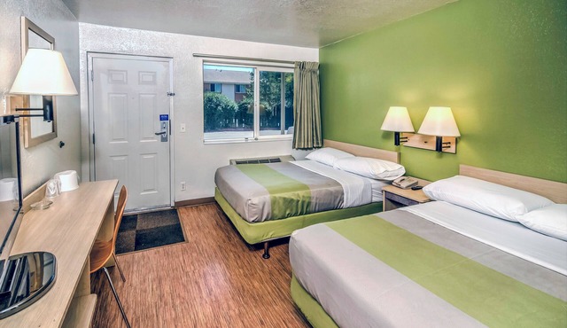 Motel 6 – Colorado Springs, CO – South/Metro Area