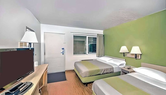 Motel 6 – Colorado Springs, CO – South/Metro Area