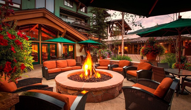 Mountain Room near the Gondola + On Site Pool