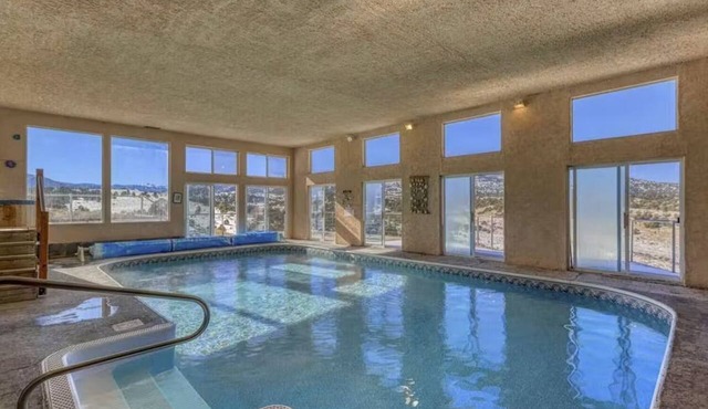Mountain View retreat, Pool, Hot tub, Jacuzzi.