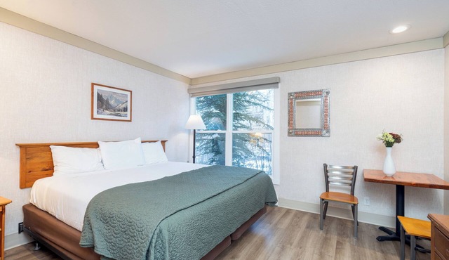 Mountainside Inn Riverside Room With King Bed