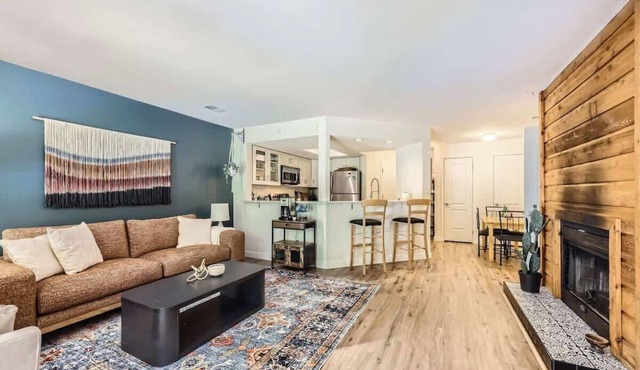 Nature Meets the City: Spacious & Elegant 1-BDR