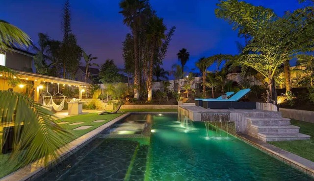 *NEW*Backyard Dream - 5BR l Pool l Spa
