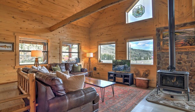 New Listing! Remodeled Mountain Cabin | OHVs Welcome | Views of Bristol Head