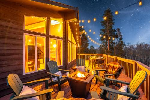 New! Luxury Cabin near Breckenridge, Sauna, Hot Tub, Theater Lounge, Entertainment Garage, Pet-Friendly