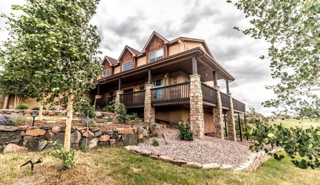 NEW! Pikes Peak View with Pool Table & Movie Room