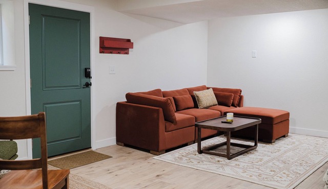 NEW Spacious Park-view Walk-out Basement near Coffee and Trails
