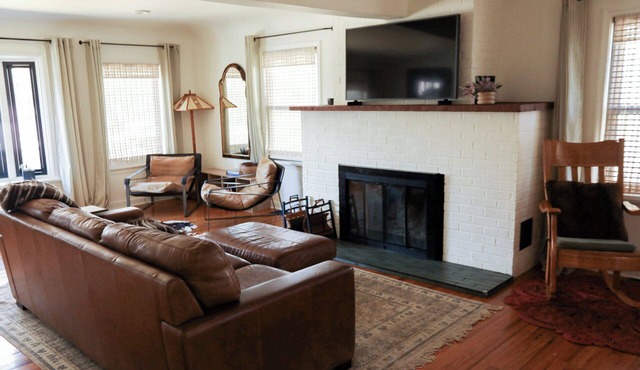 Newly renovated 4-bedroom house in Shooks Run Neighborhood