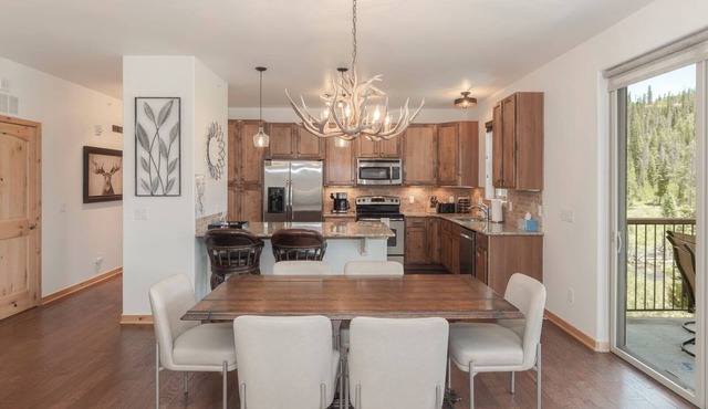 Newly Updated TopFlr Views Of FootHills River Private Balcony Hideaway Park