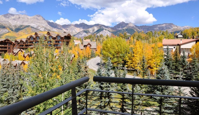 Newly Updated Peaks Penthouse with Great Ski Access