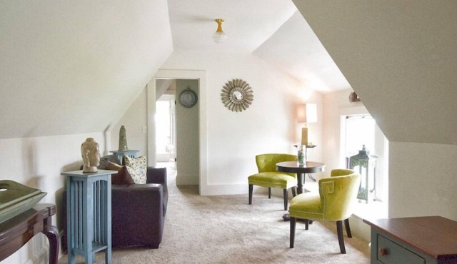 Newport - Exclusive Renfrew Park Beach House Waterview Apartment, Central A/C