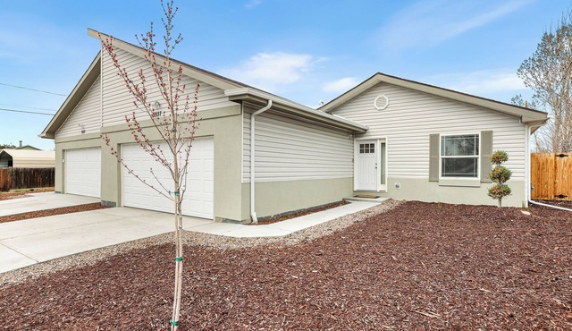 Northfield Getaway- 3BED/2BA-Commerce City, Nice YARD, pets OK;
