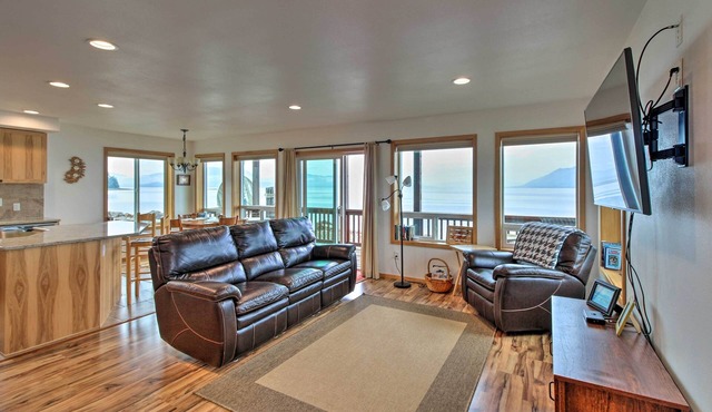Oceanfront Craig Apt: Grill, Fishing On-Site! in Craig
