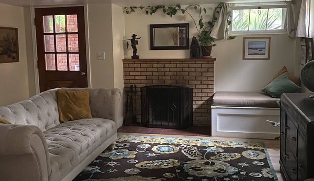Old Town Treasure - Best location for a 30 day stay!