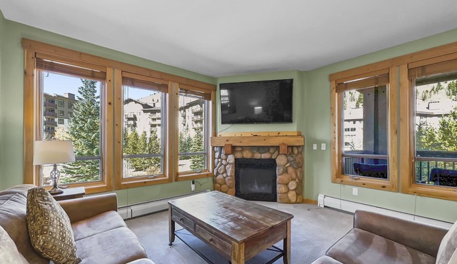 Outstanding Location Outdoor Hot tub Short walk to the lifts TX205 in Copper Mountain
